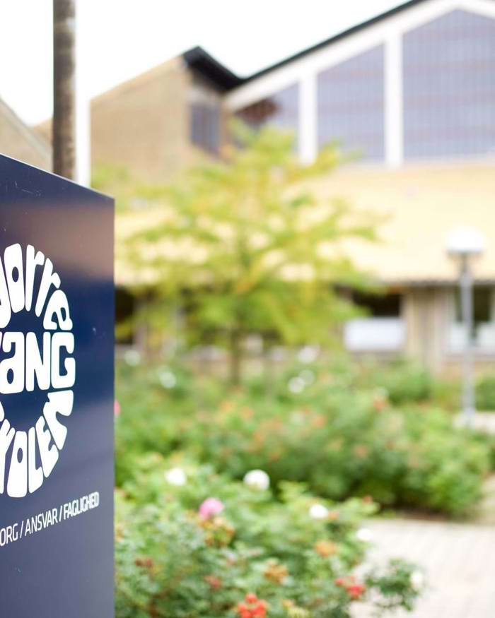 Vorrevangskolens hovedindgang